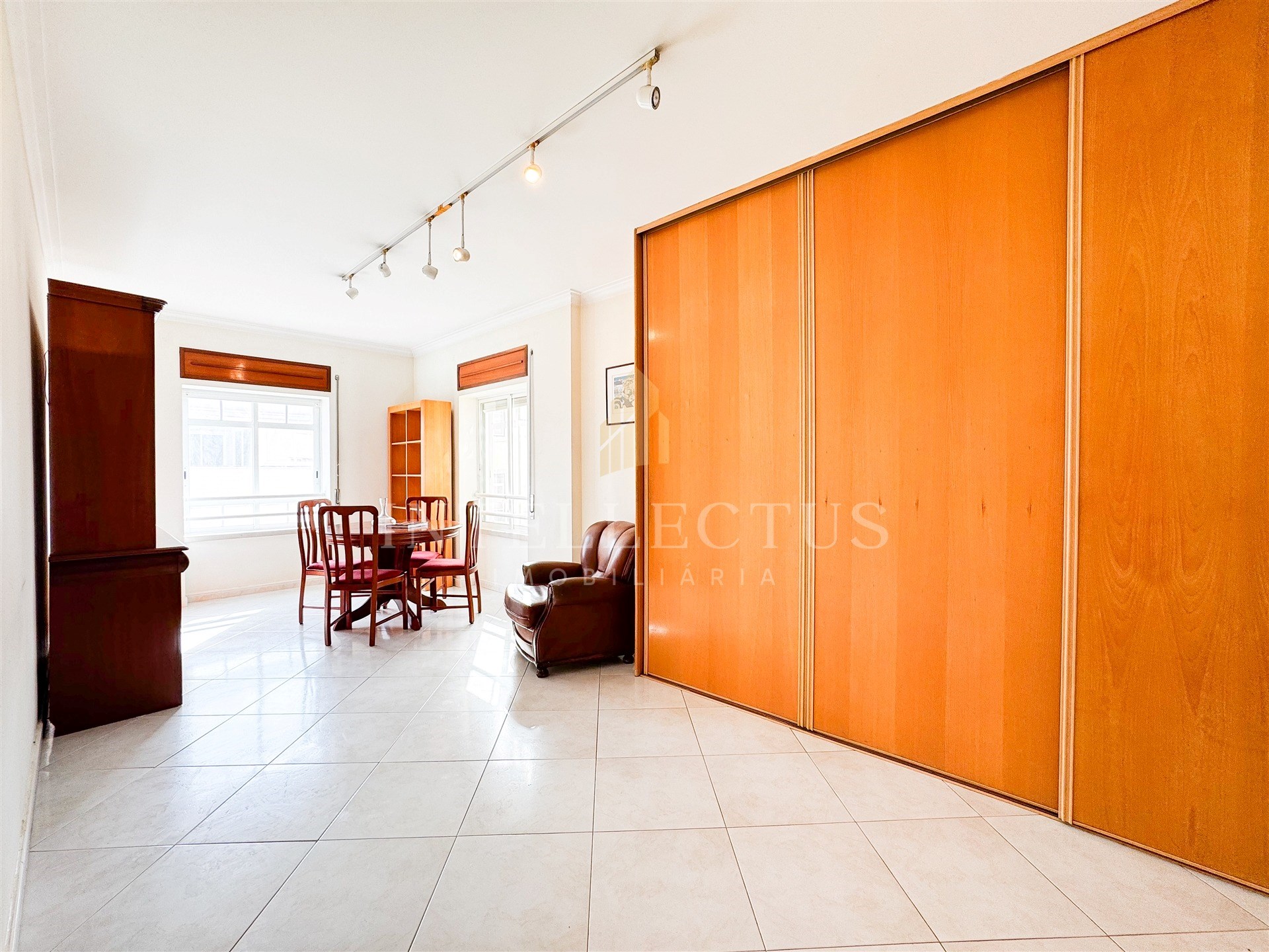 Apartamento T1 para Venda em Cacilhas