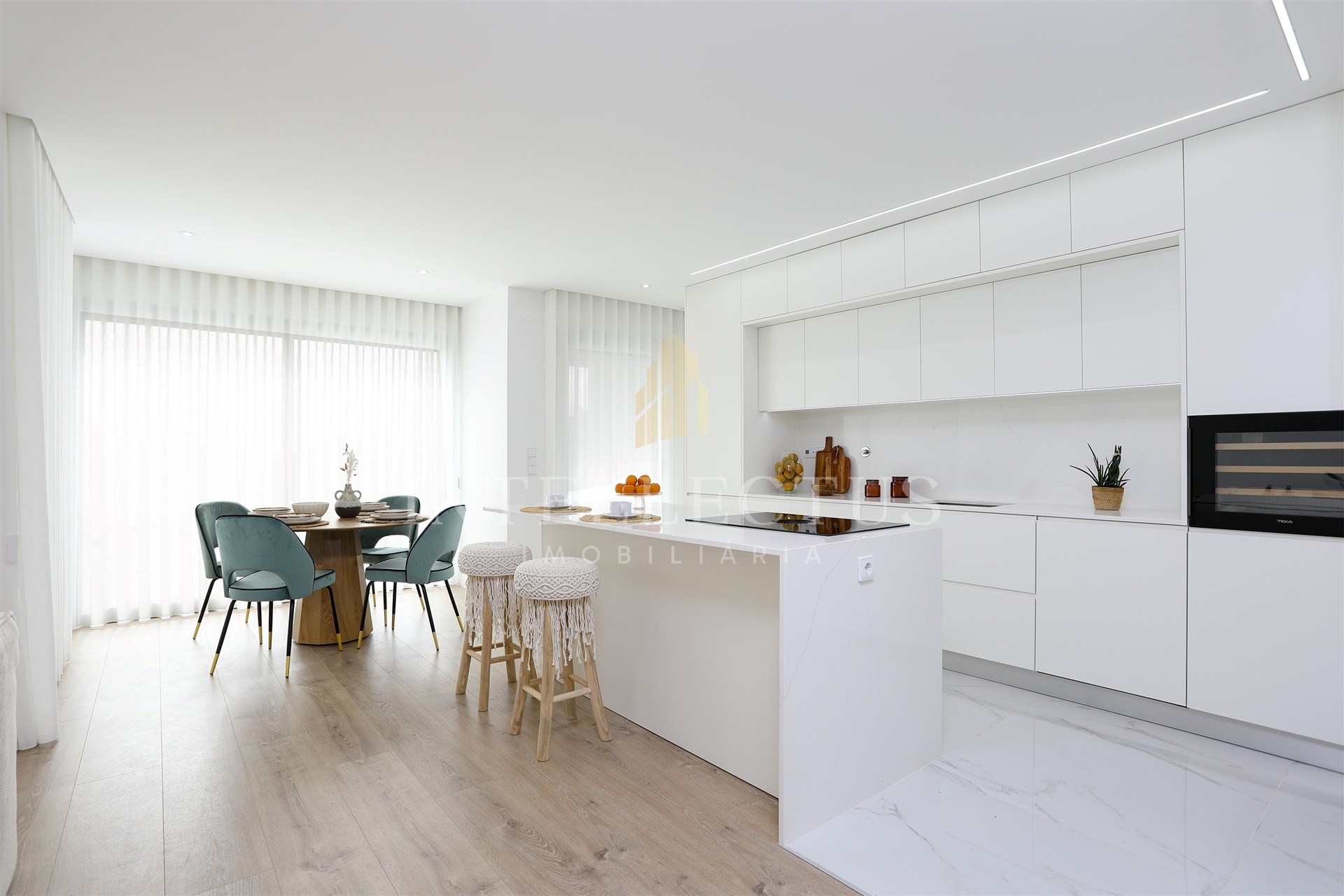 Exclusivo T3 de Arquitetura Moderna no Montijo – Sustentabilidade e Luxo com Certificação A+