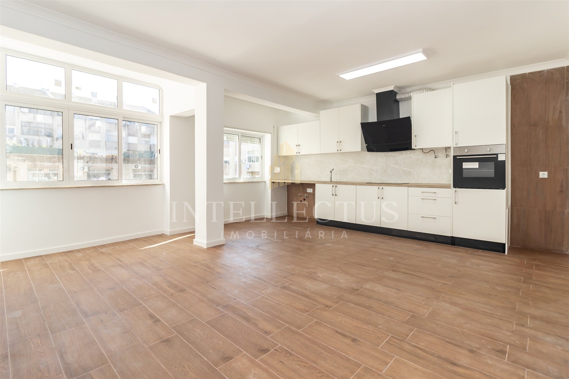 Apartamento T2 para Venda no Vale da Amoreira, Moita